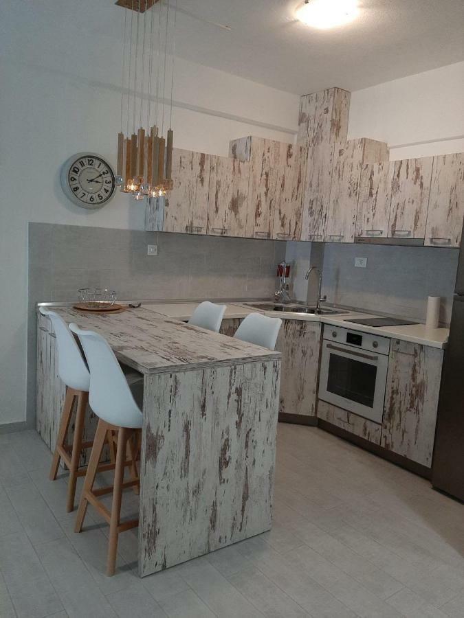 Gala Apartment 네아 포티데아 외부 사진